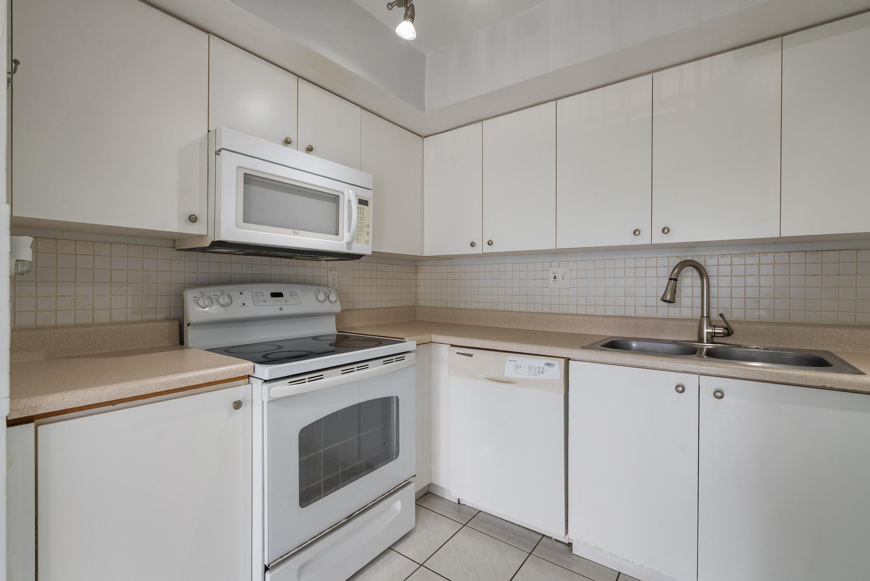 701 NW 19TH Street # 306 — Photo 5