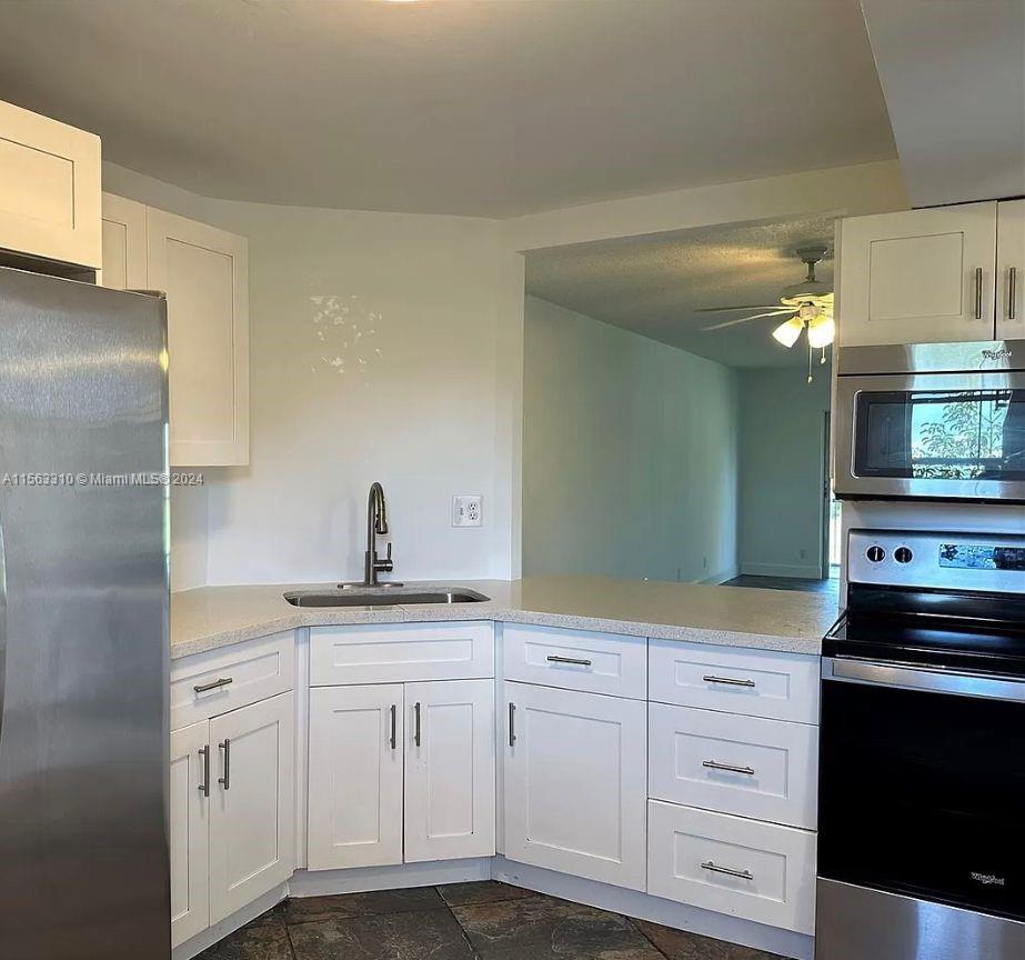 6201 N Falls Cir Dr # 304 — Photo 2
