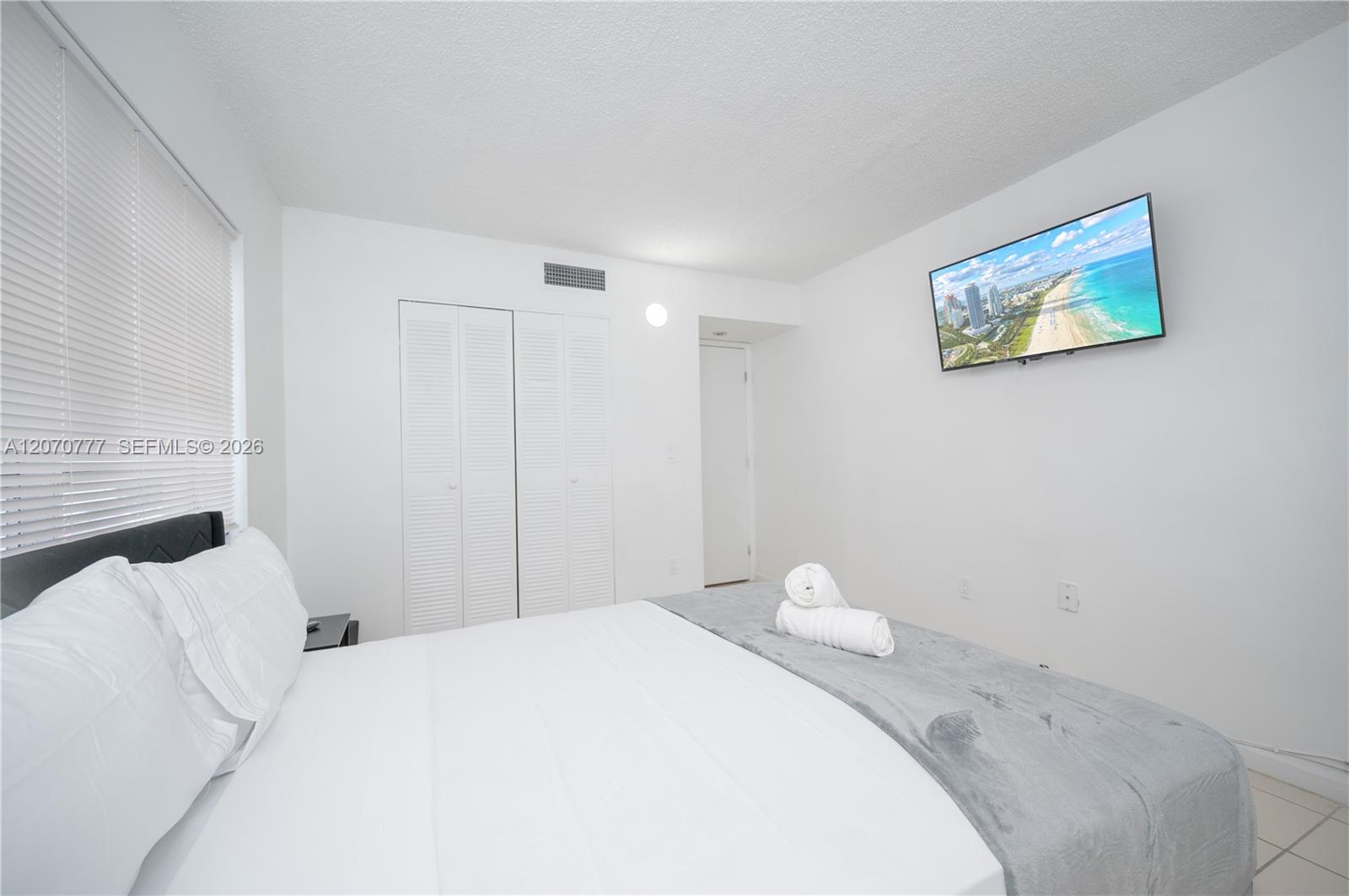 500 NE 26th St # 2C — Photo 3
