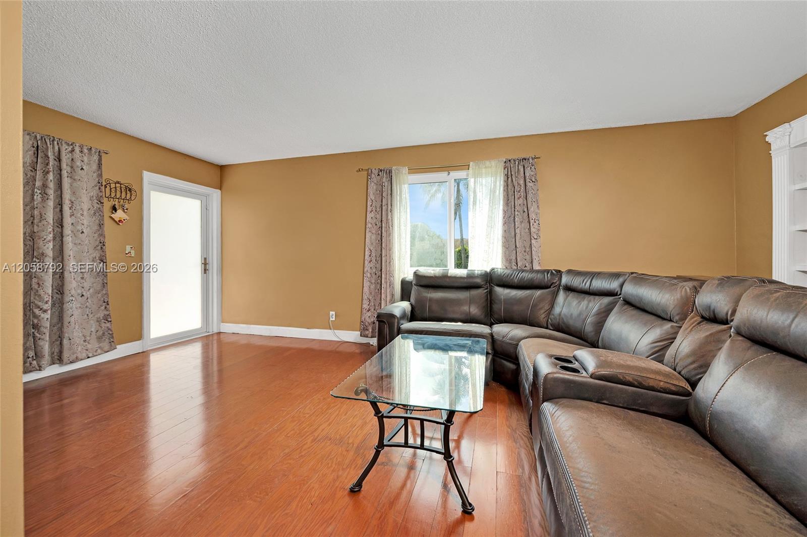 220 SW 65th Ave — Photo 4