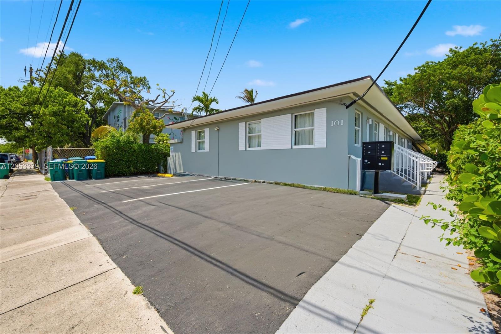 101 NW 74th St # 3, Miami FL 33150