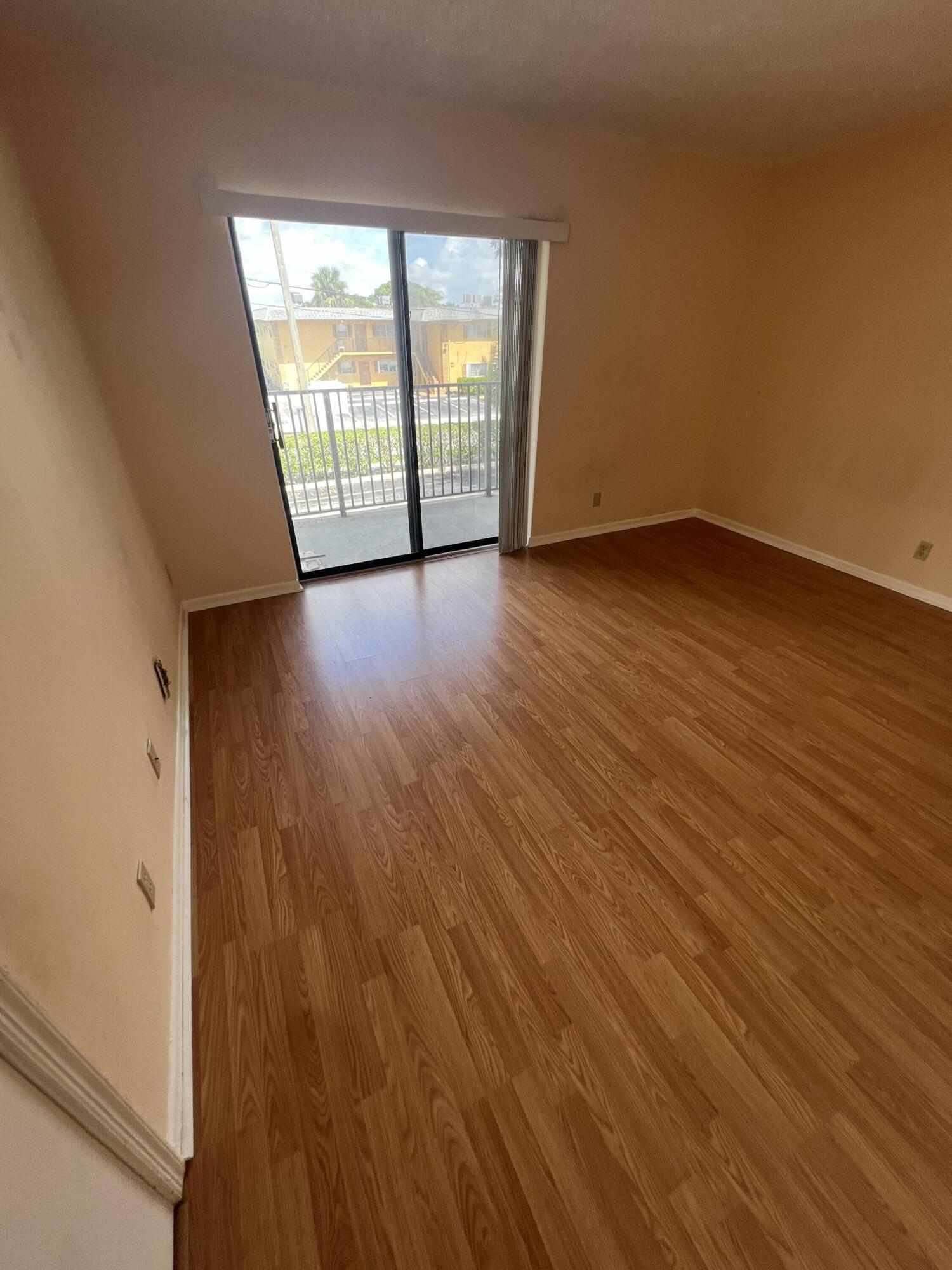 960 NW 45th Street # 6 — Photo 5