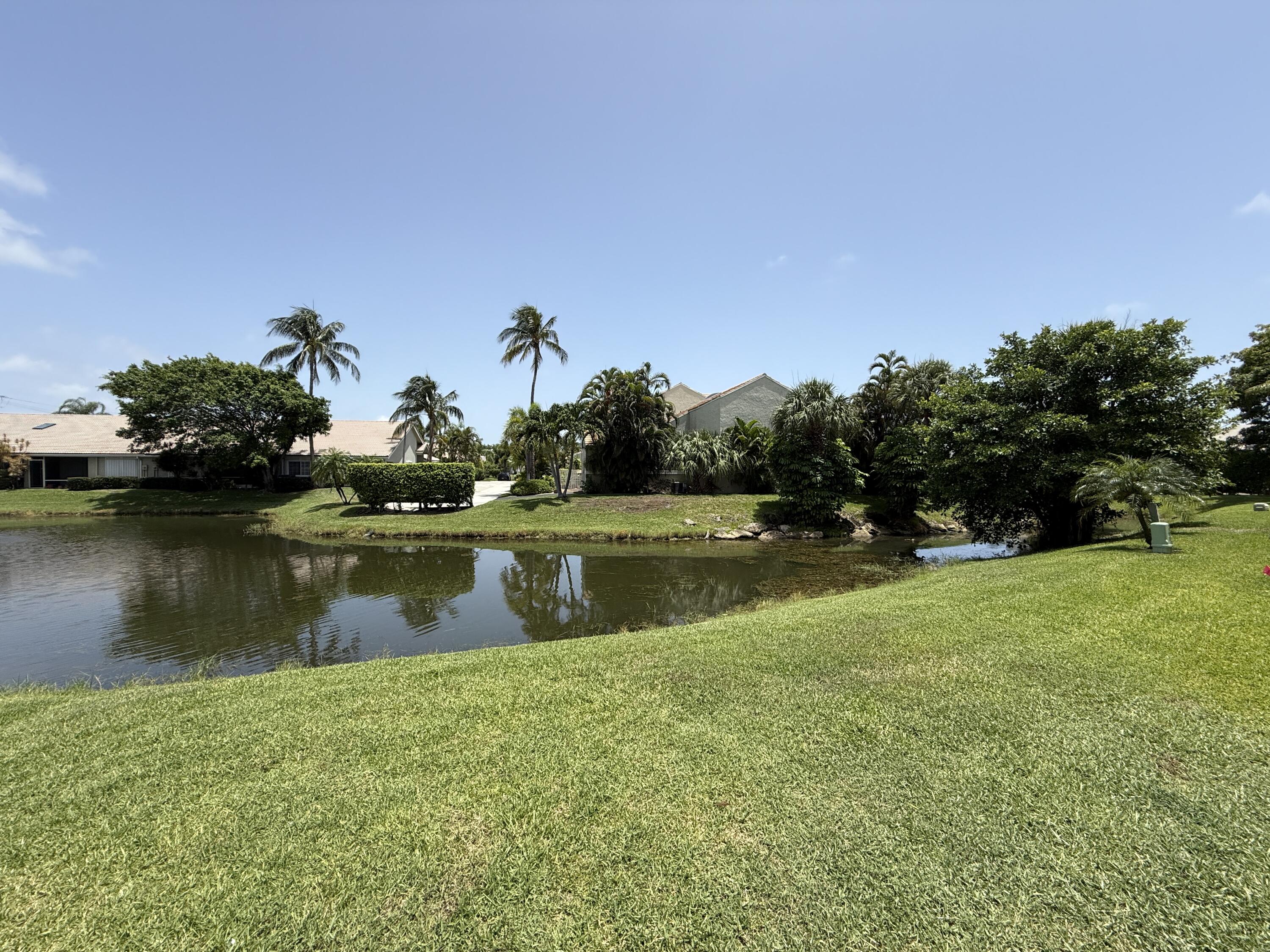 225 N Lakeshore Drive — Photo 4