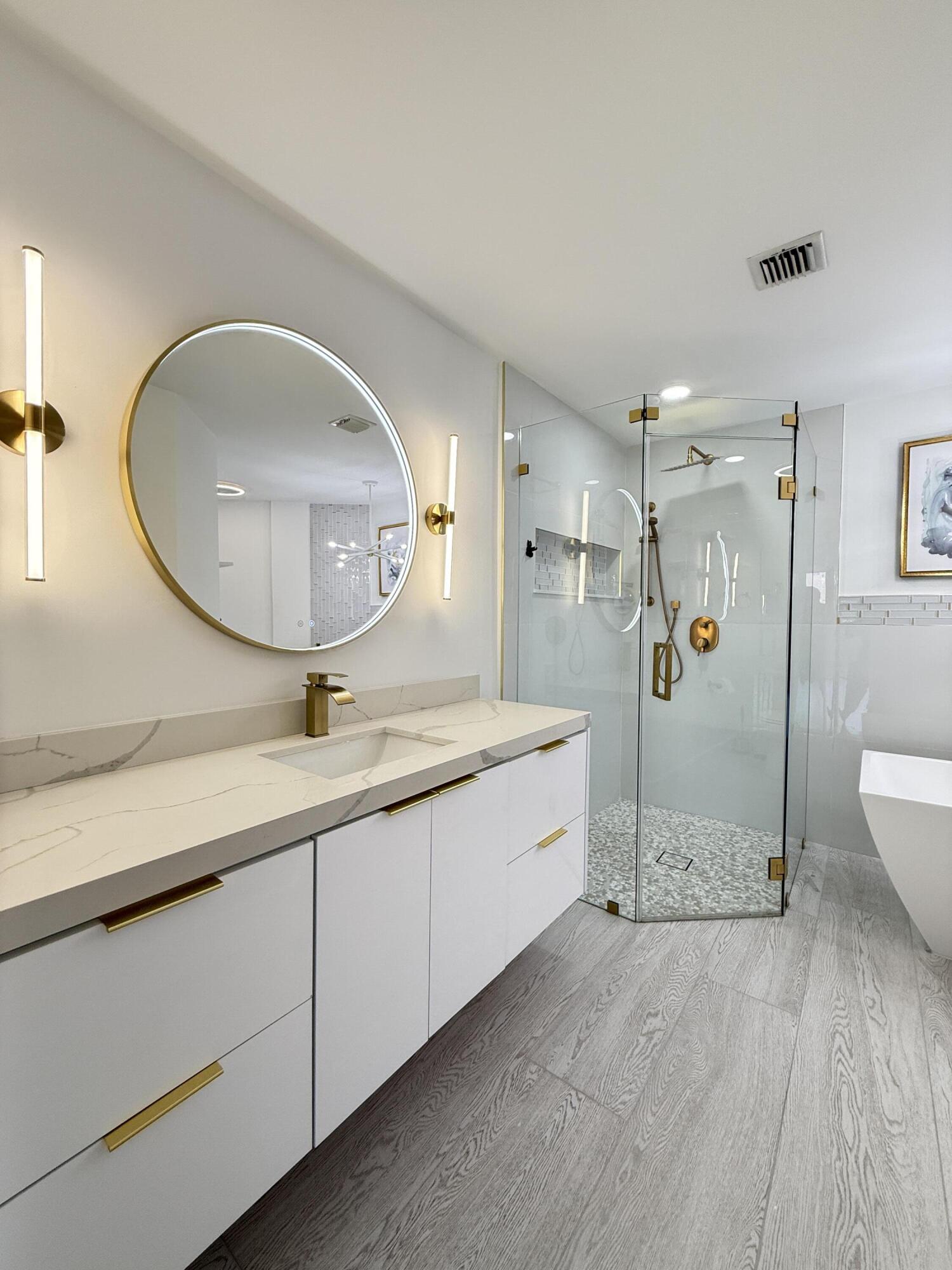 225 N Lakeshore Drive — Photo 5