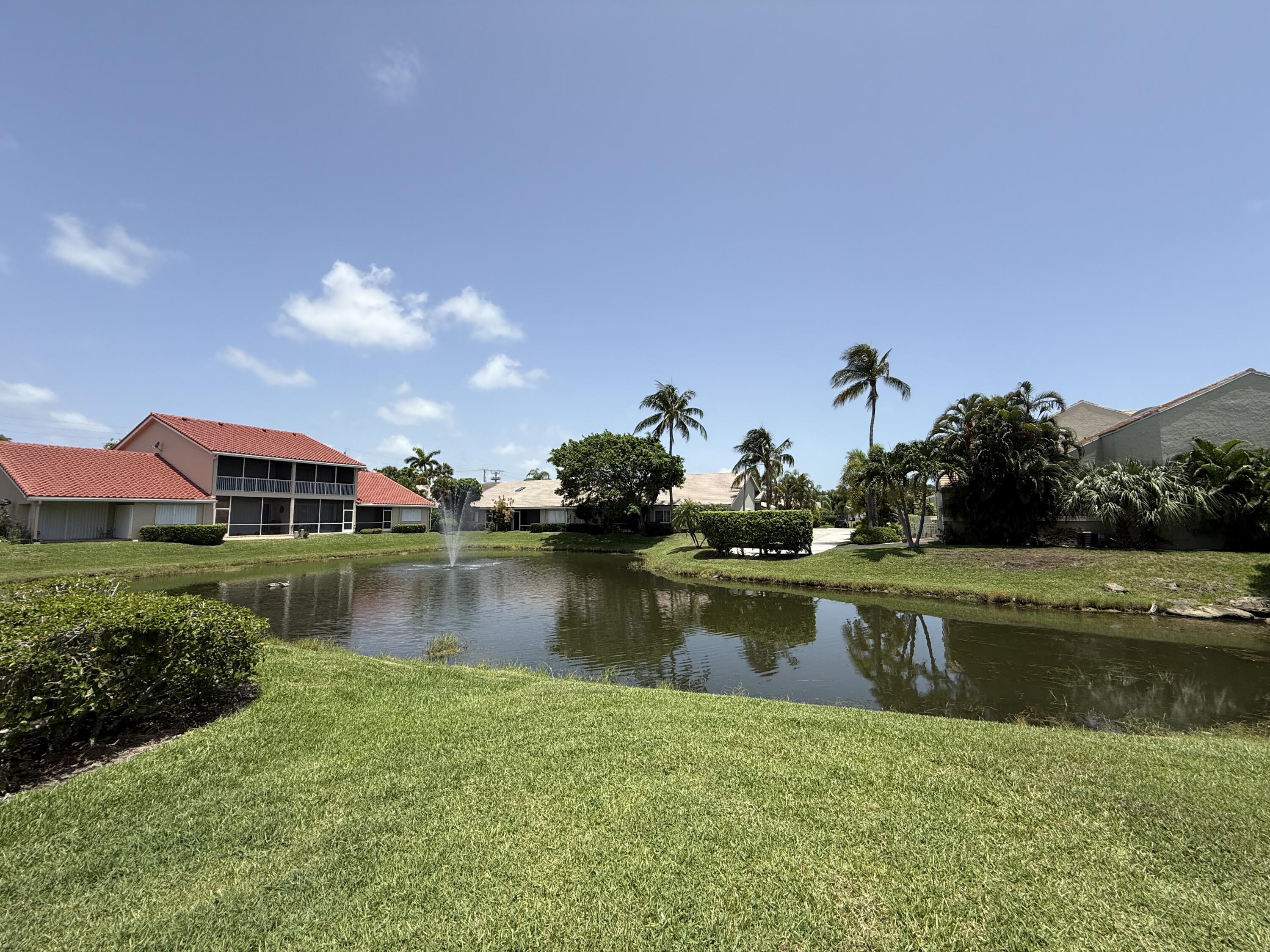 225 N Lakeshore Drive — Photo 3