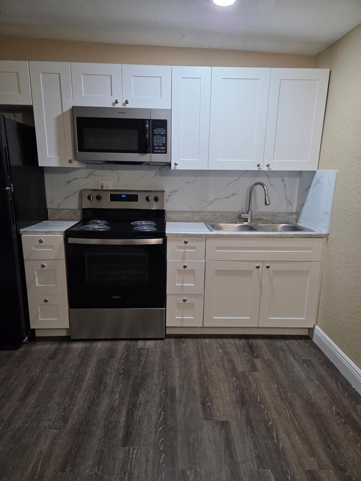 248 SW 7TH Court — Photo 3