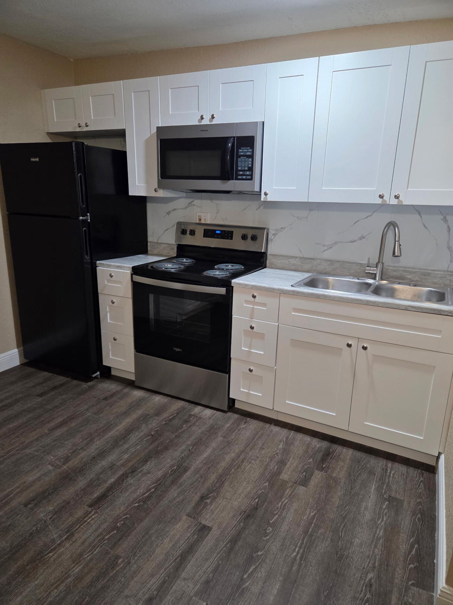 248 SW 7TH Court — Photo 4