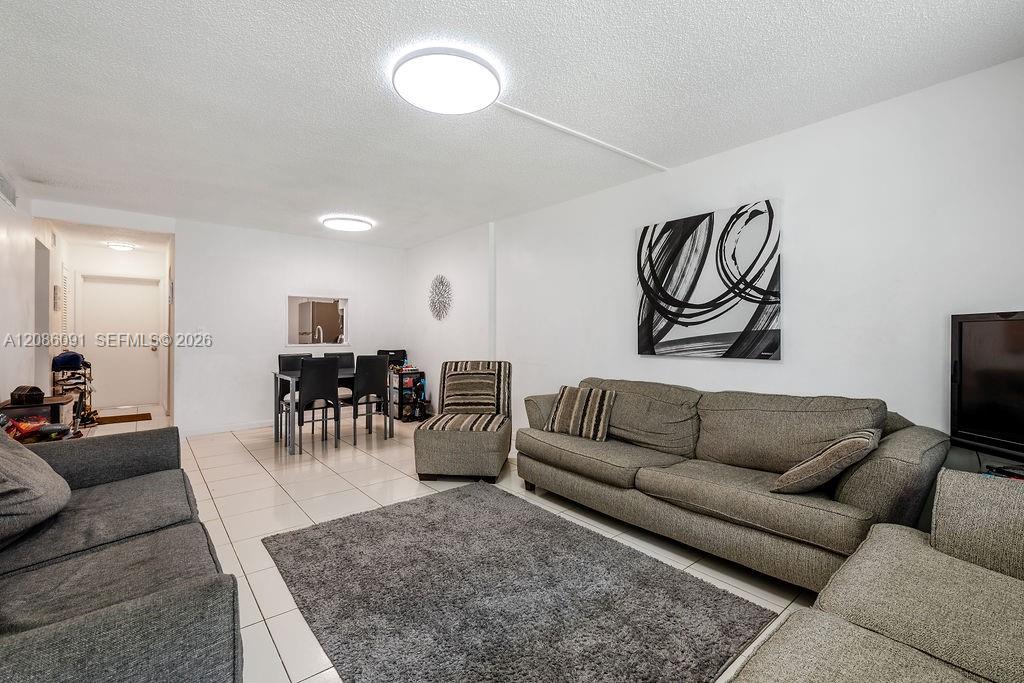 319 NE 14th Ave # 106 — Photo 2