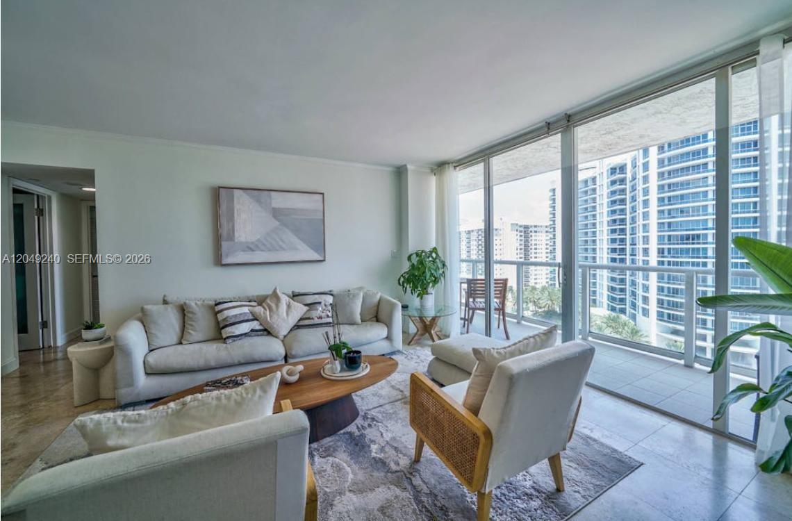 5900 Collins Ave # 1406, Miami Beach FL 33140