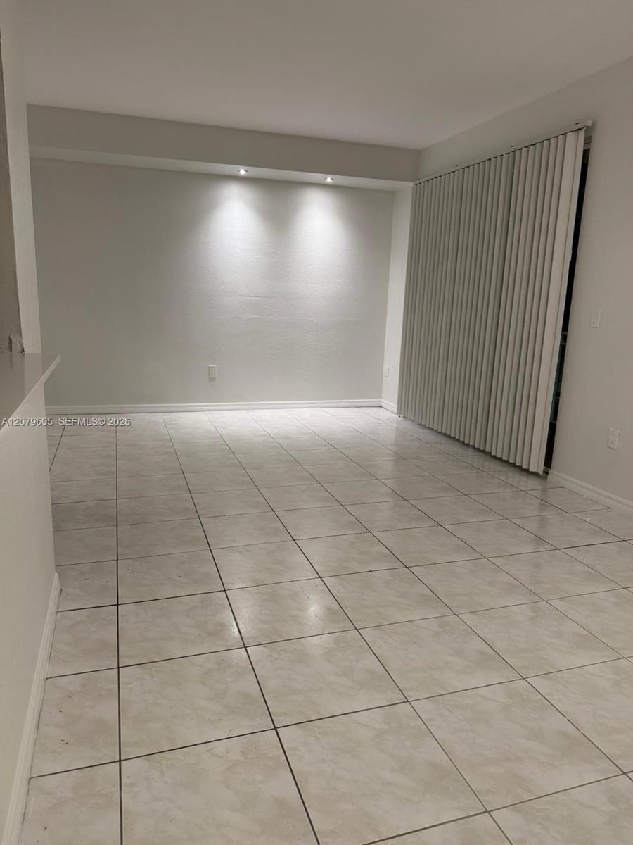 8956 W Flagler St # 208 — Photo 4
