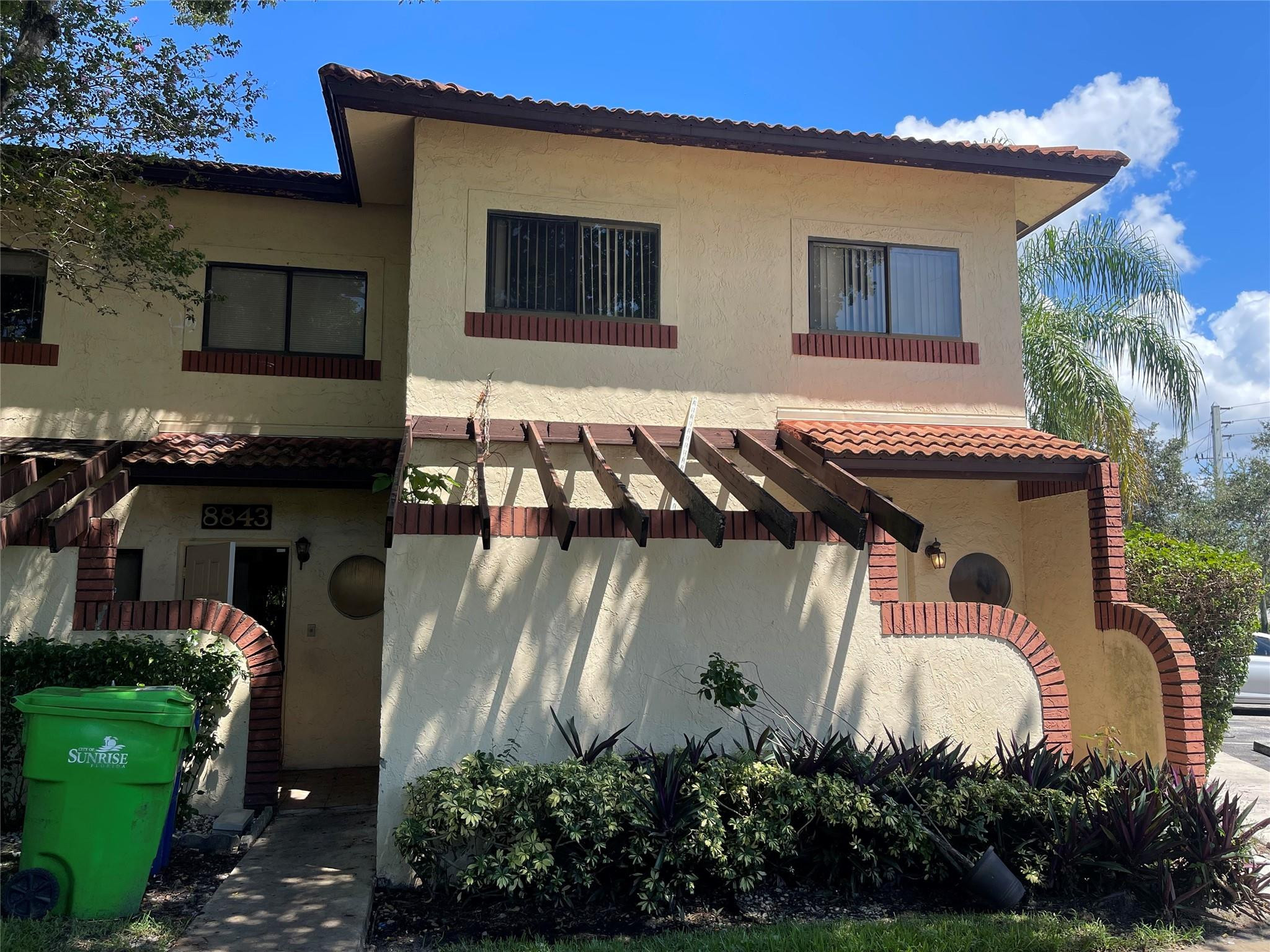 8843 SPRINGTREE LAKES Drive, Sunrise FL 33351