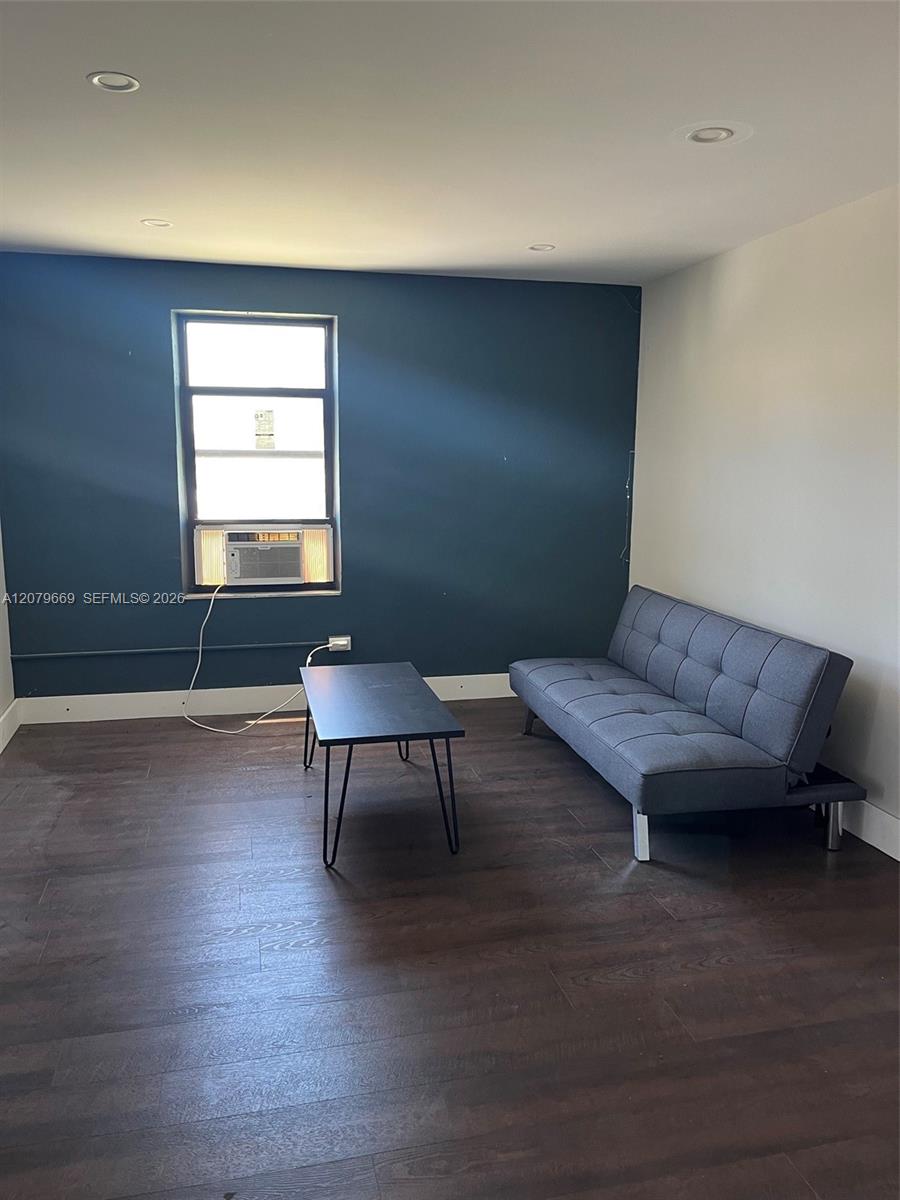 821 N Tamarind Ave # B — Photo 2