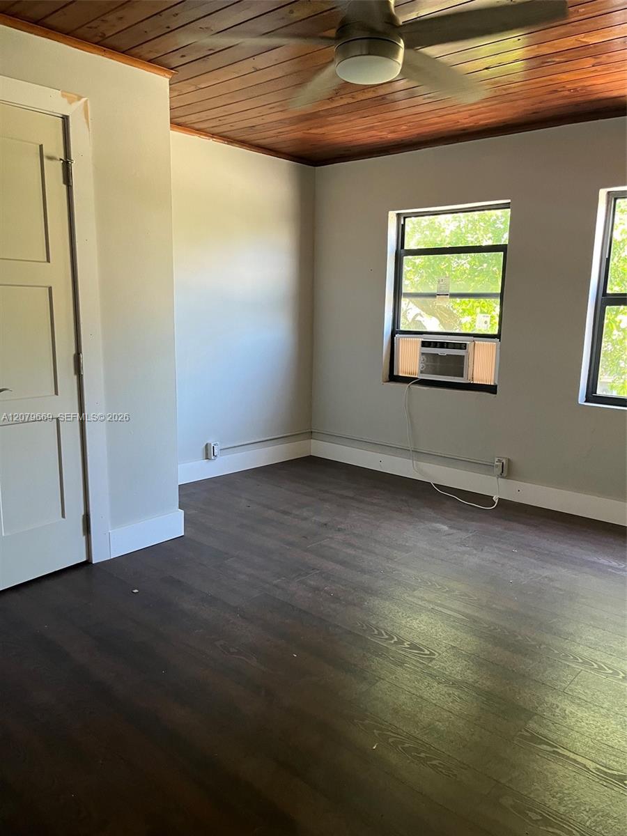 821 N Tamarind Ave # B — Photo 3