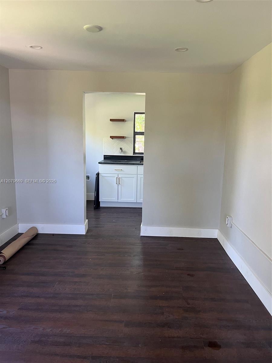 821 N Tamarind Ave # B — Photo 5