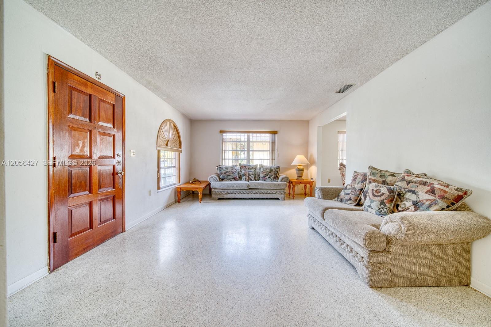 6335 SW 31st St — Photo 4