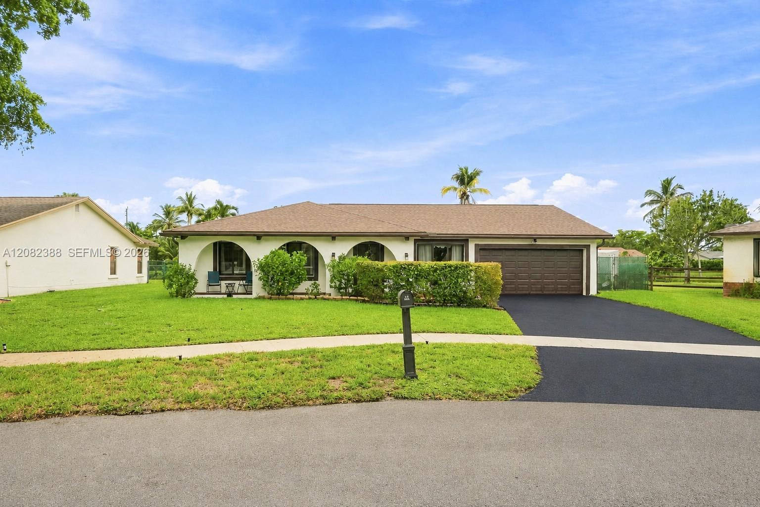 8656 SW 50th St, Cooper City FL 33328