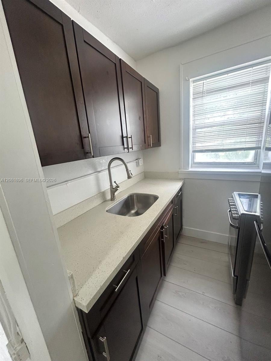 967 SW 5th St # 16 — Photo 3