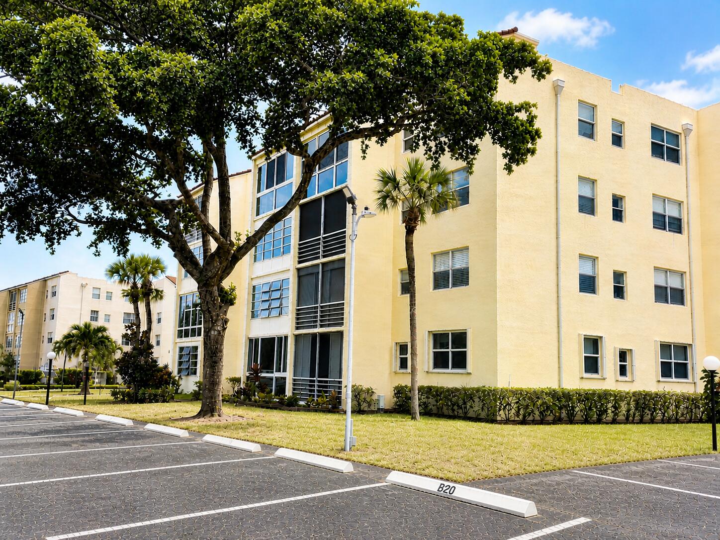 2831 Somerset Drive # 305, Lauderdale Lakes FL 33311