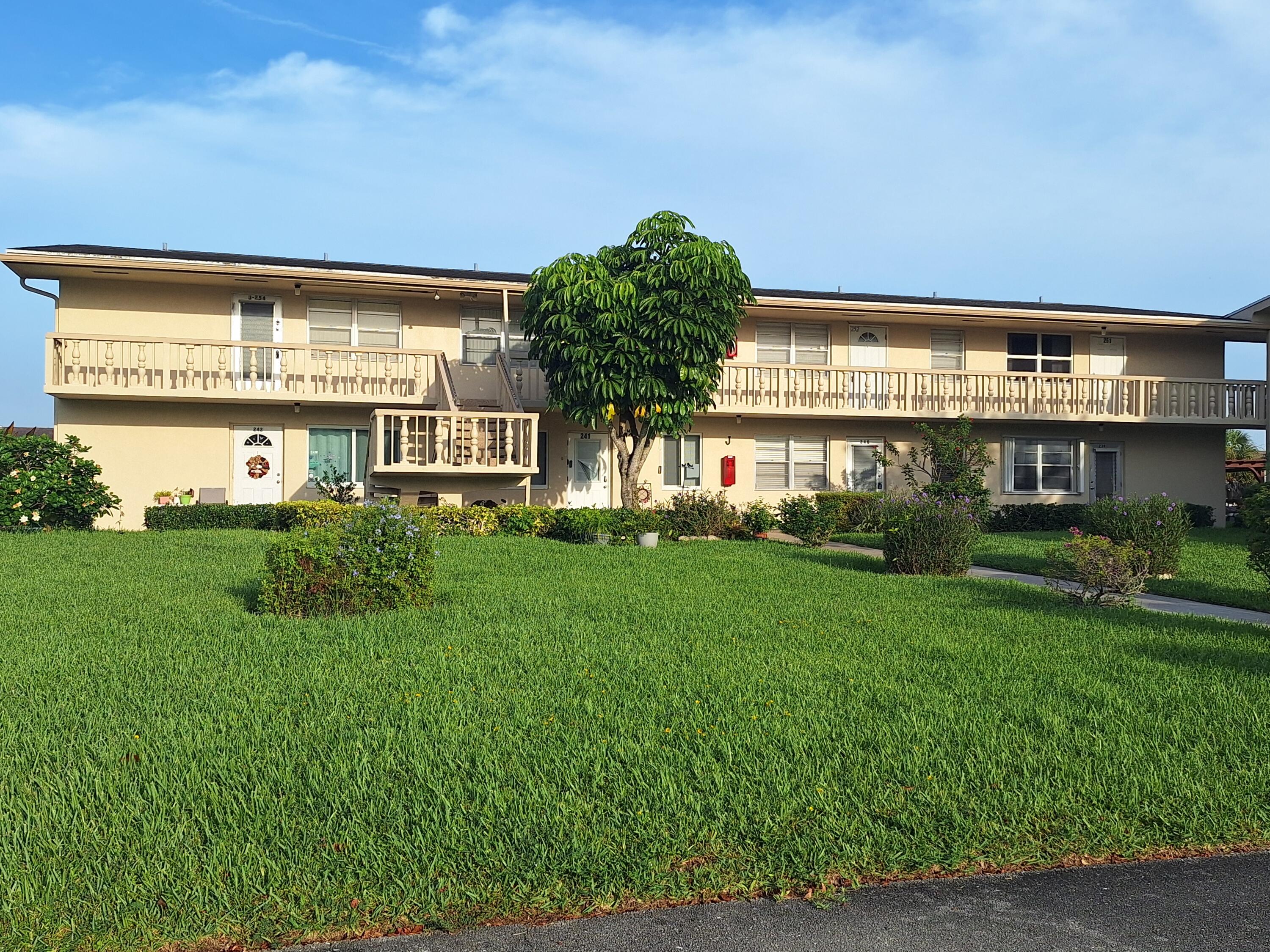 252 BEDFORD J, West Palm Beach FL 33417