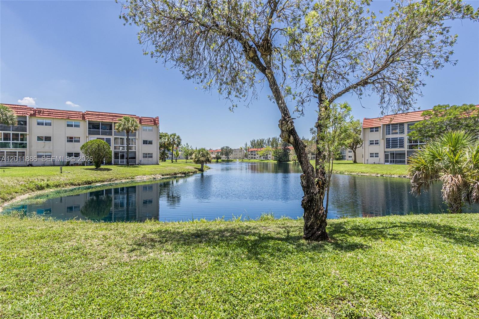2831 E Sunrise Lakes Dr # 105, Sunrise FL 33322