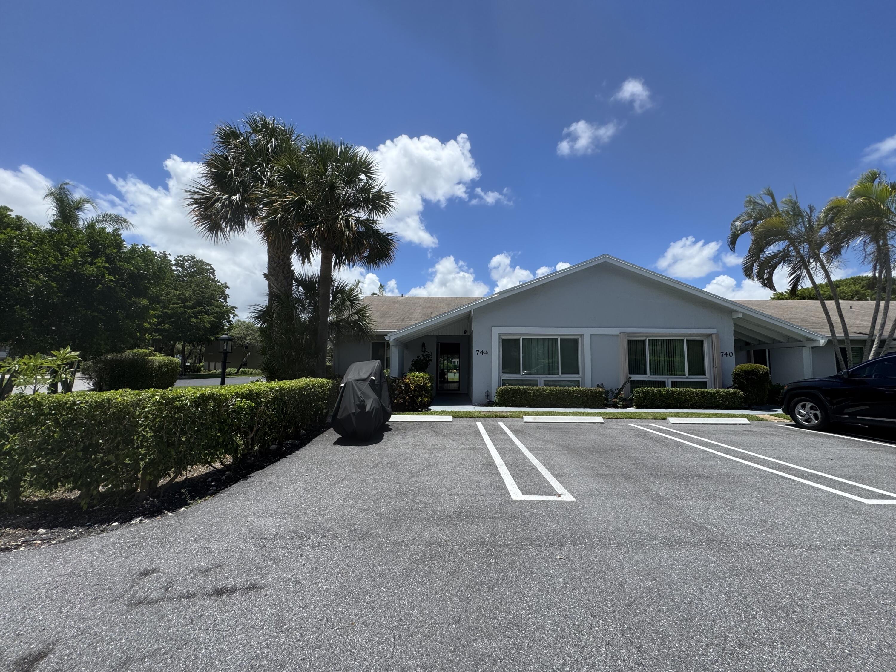 744 Lago Road # 1f, Delray Beach FL 33445