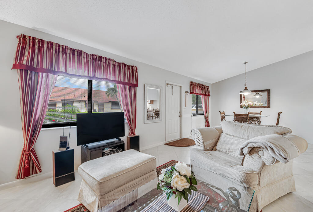 815 Andrew Redding Road # 202, Lantana FL 33462