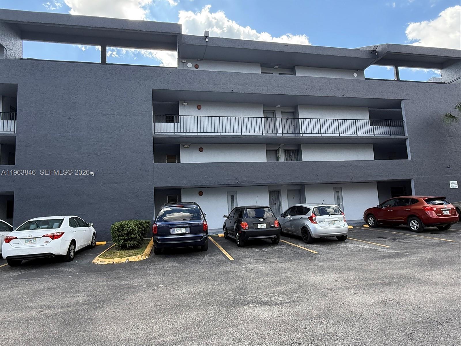8821 W Flagler St # 411, Miami FL 33174