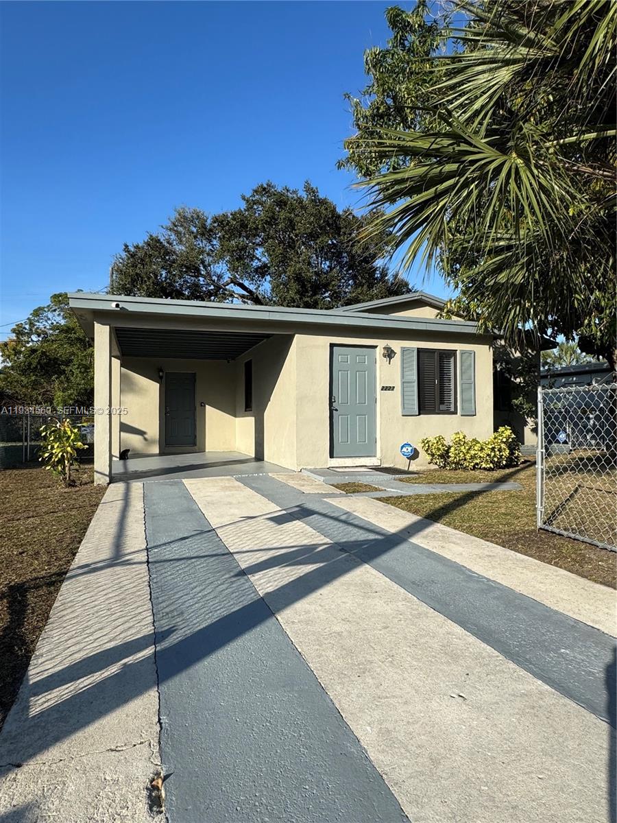 2227 NW 9th Ct — Photo 2