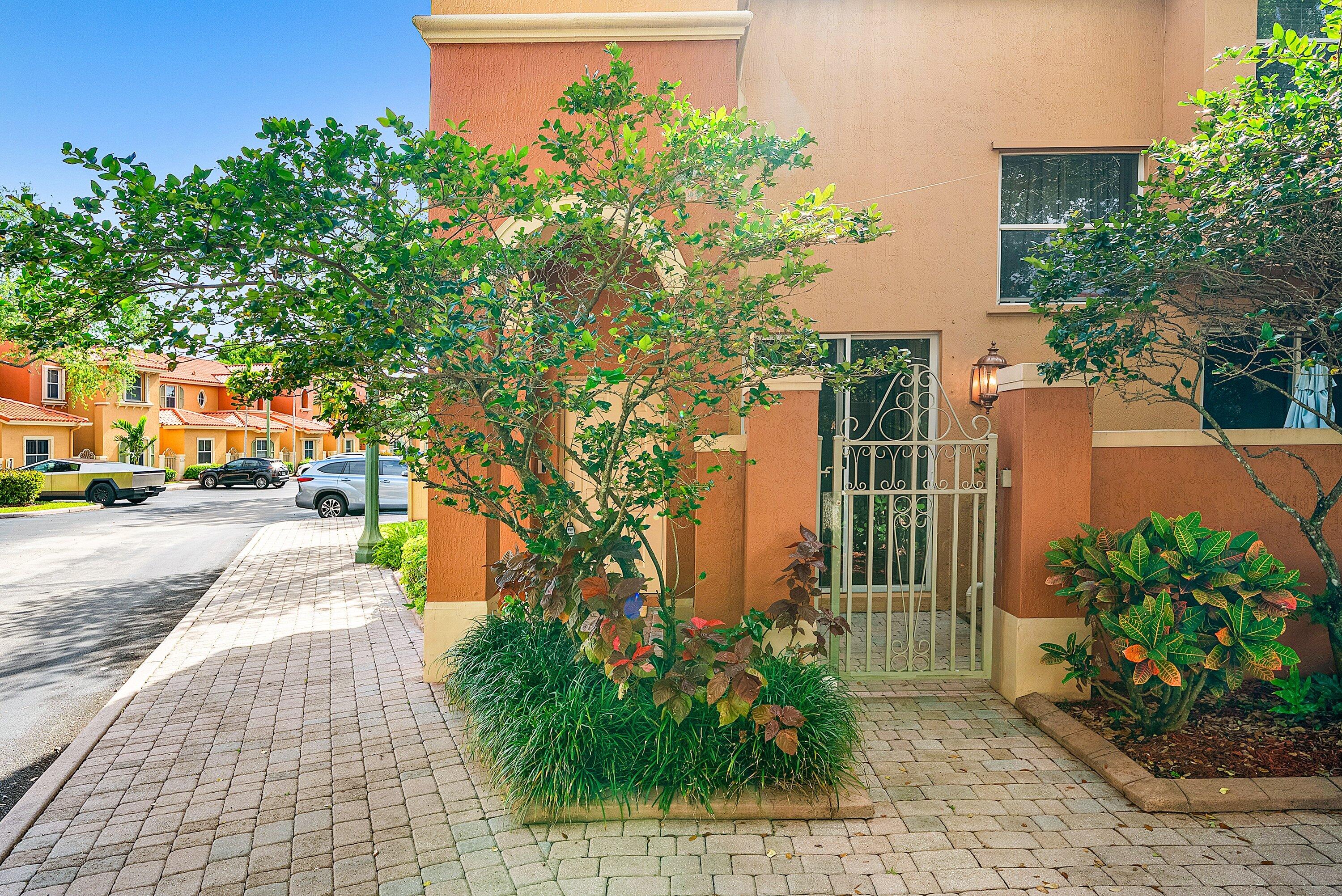 2280 Anchor Court # 2606, Dania Beach FL 33312