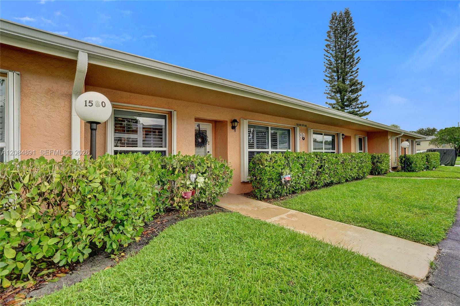 1580 NW 18th Ave # B — Photo 2