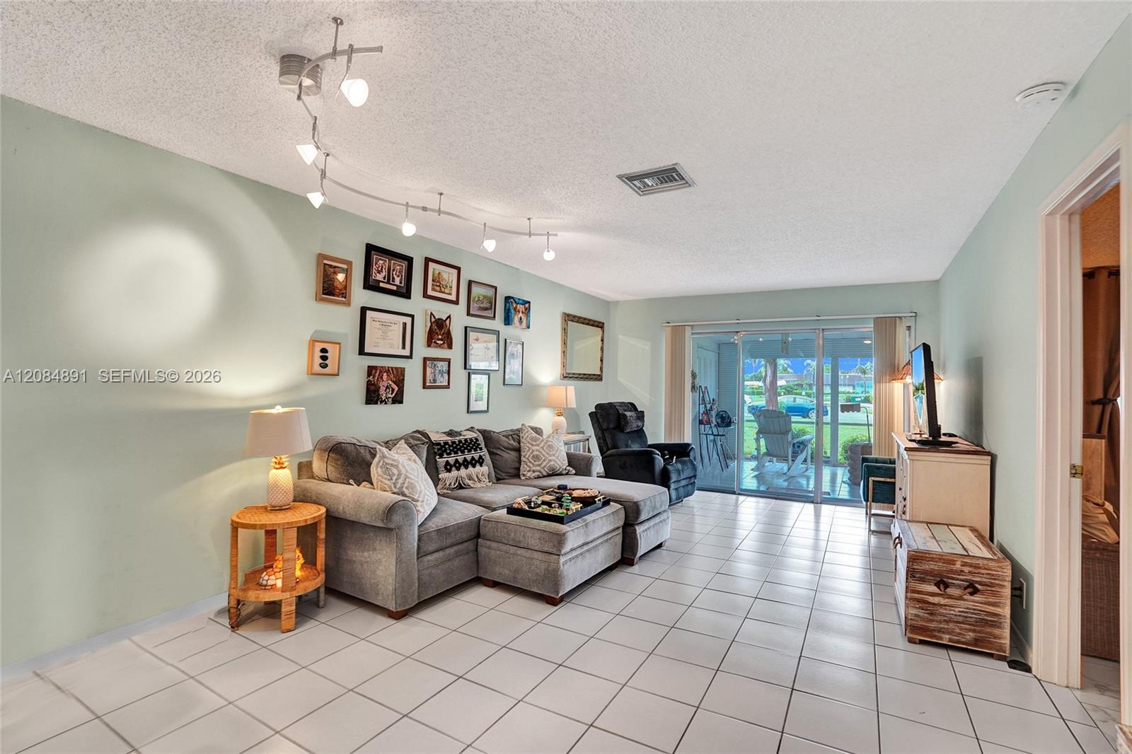 1580 NW 18th Ave # B — Photo 4
