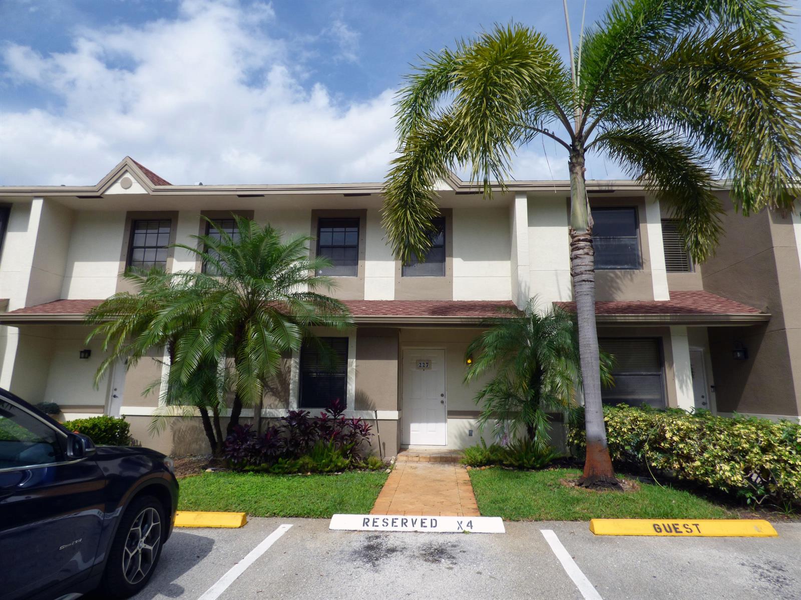 227 City View Drive, Fort Lauderdale FL 33311