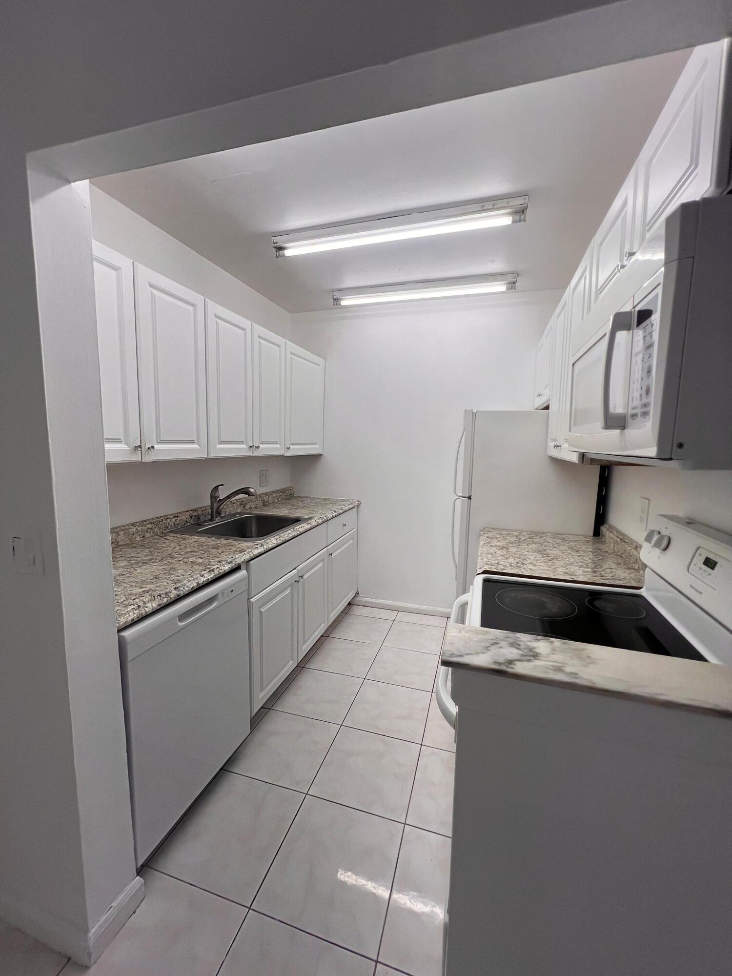 1500 N CONGRESS Avenue # A5 — Photo 4