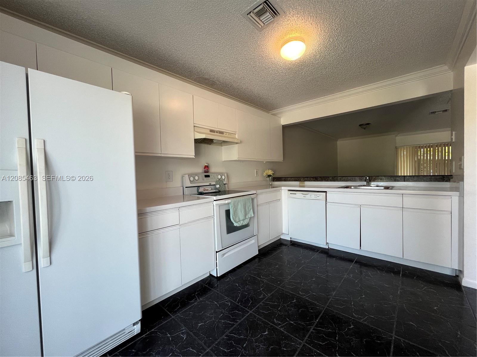 781 Crystal Lake Dr # 781 — Photo 4