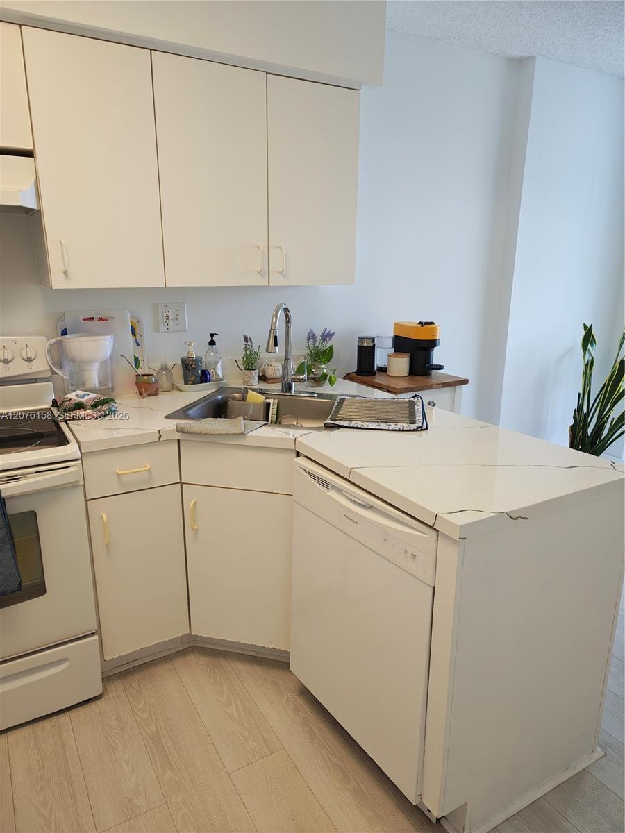 3300 NE 192nd St # 1710 — Photo 3