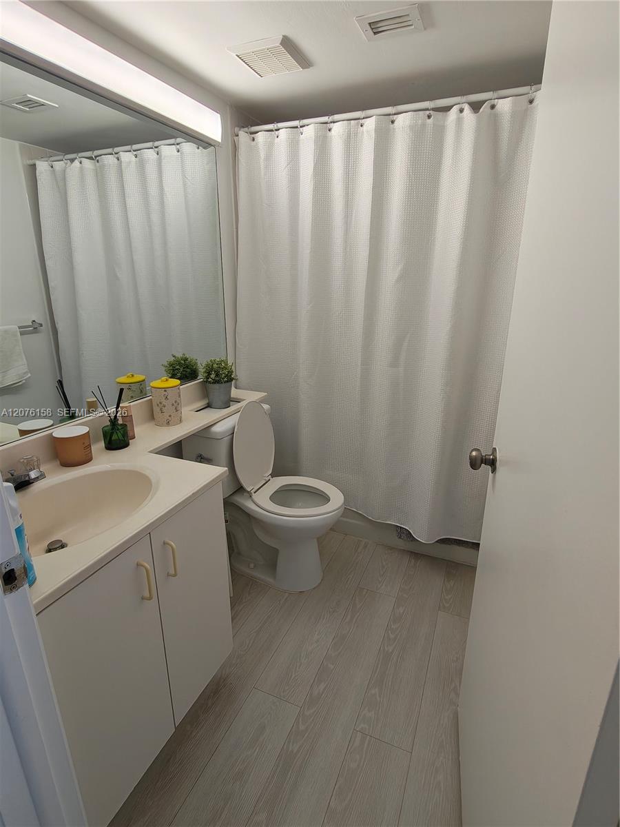 3300 NE 192nd St # 1710 — Photo 4