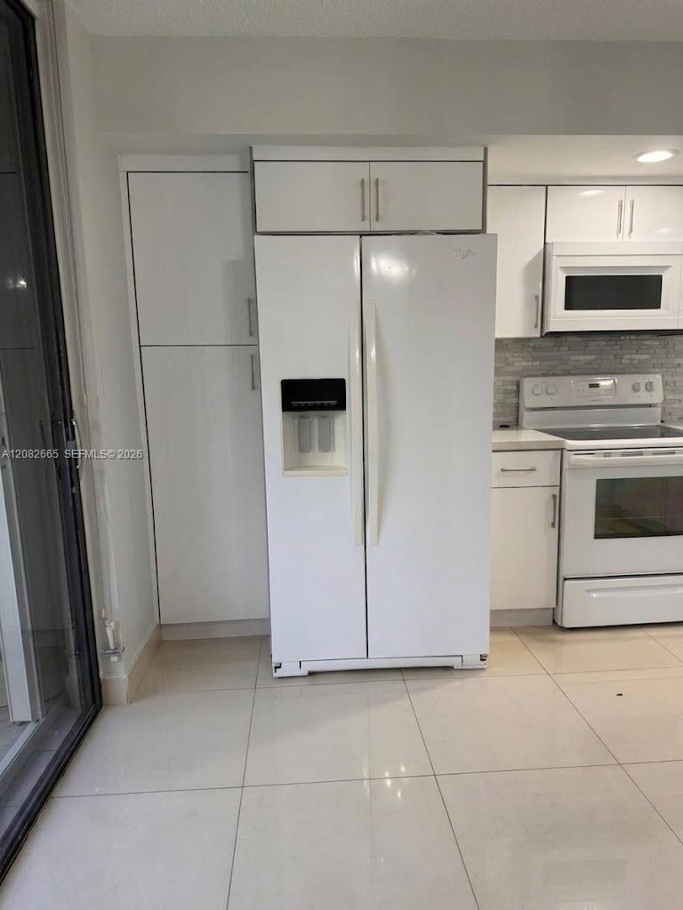 8650 SW 133rd Ave Rd # 211 — Photo 2