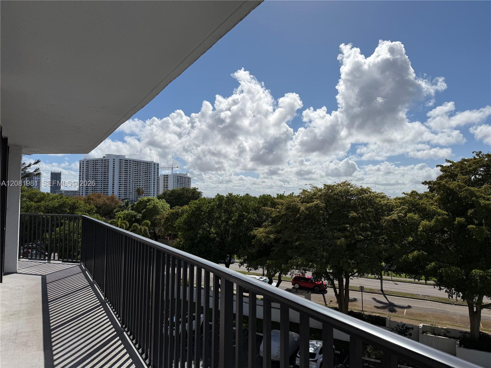 1000 Parkview Dr # 531 — Photo 4