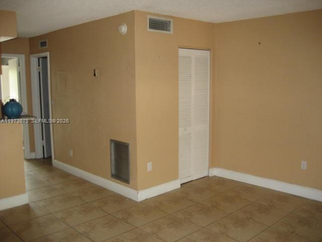 10832 N KENDALL DR # 6 — Photo 4