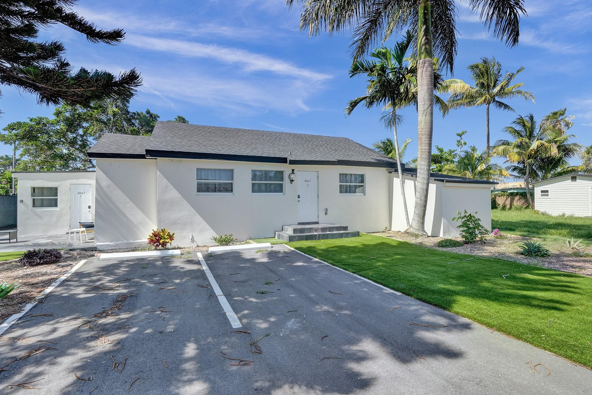 8047 NW 1st Place — Photo 2
