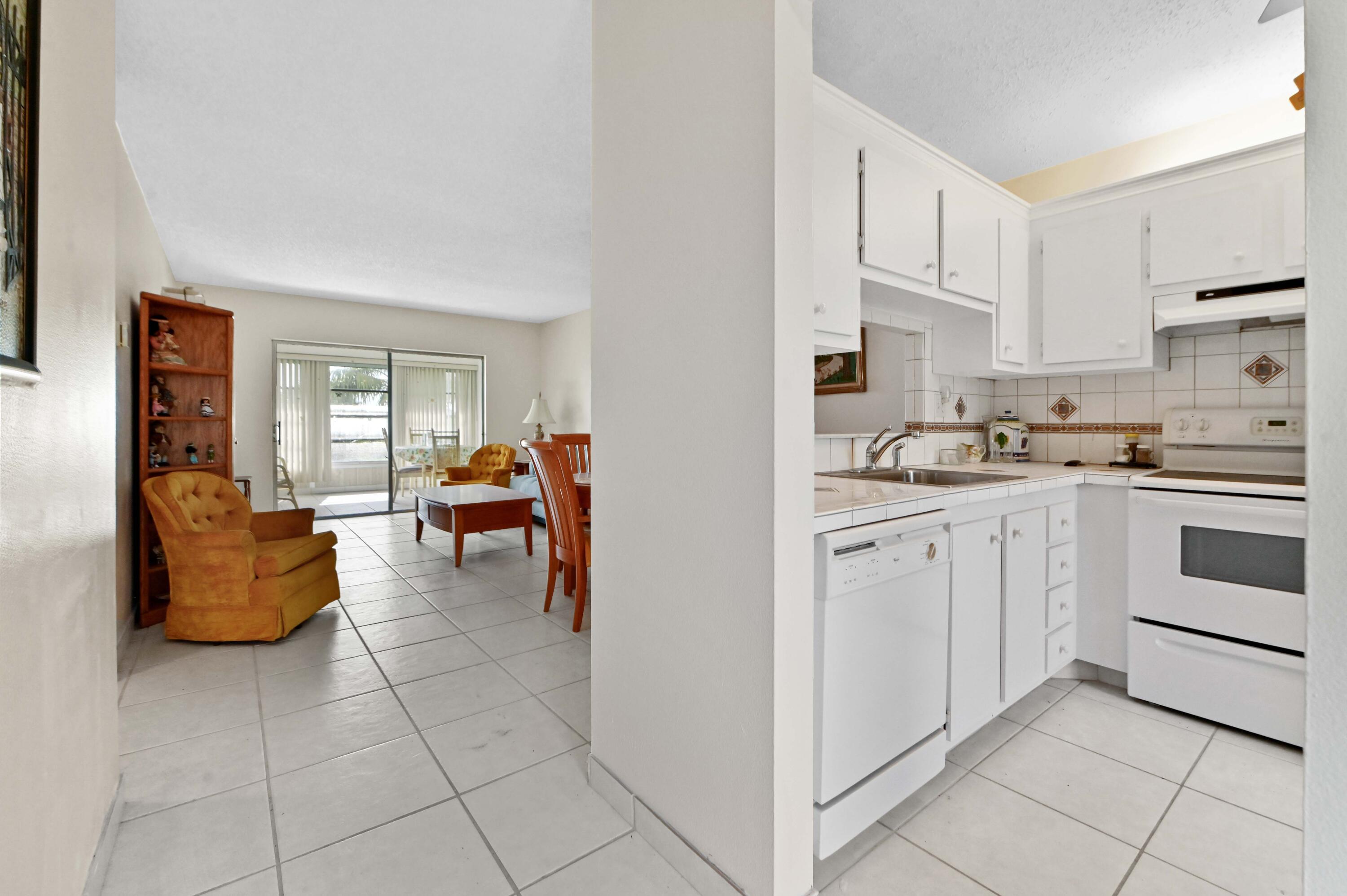 3506 NW 49th Avenue # 603 — Photo 2