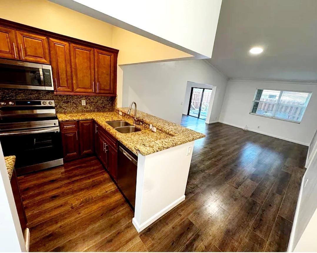 904 NW 50TH Court — Photo 4