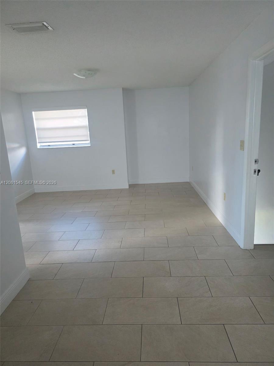 1575 NW 1st St # 3, Miami FL 33125