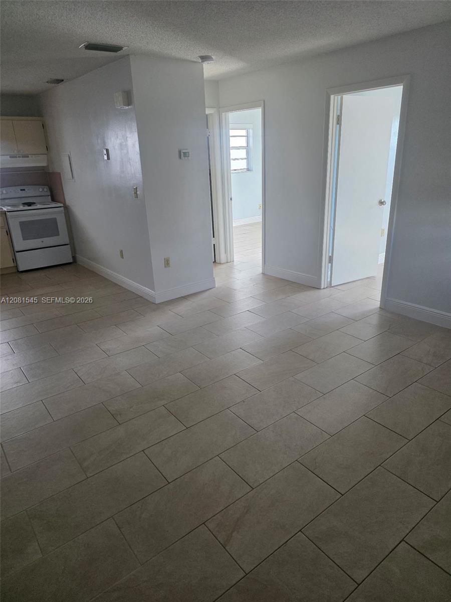 1575 NW 1st St # 3 — Photo 3