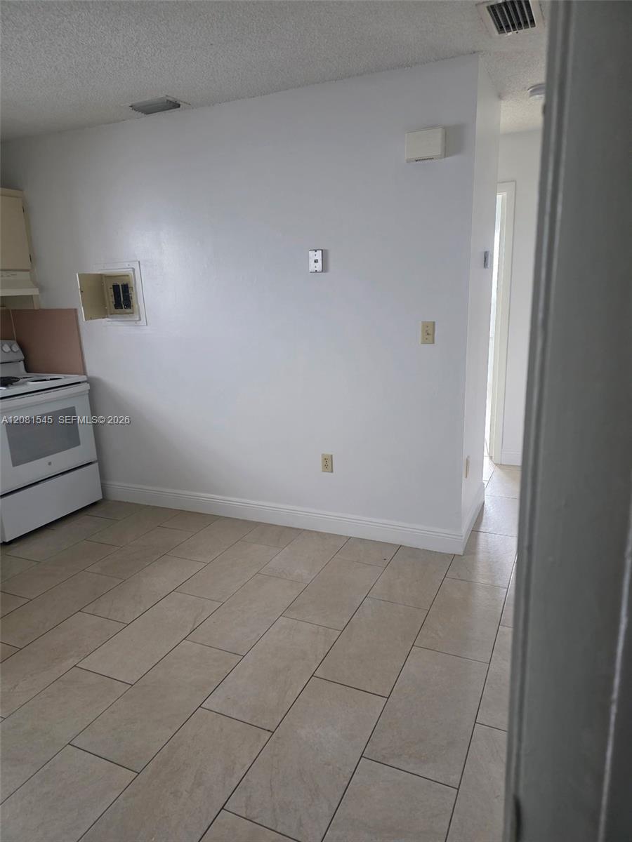 1575 NW 1st St # 3 — Photo 5