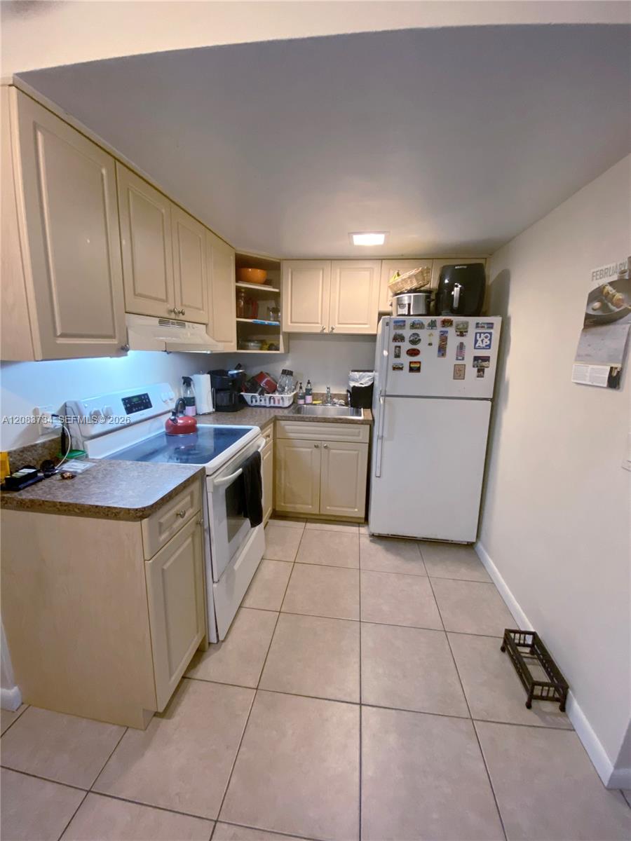 5910 NE 18th Ave # 3 — Photo 5