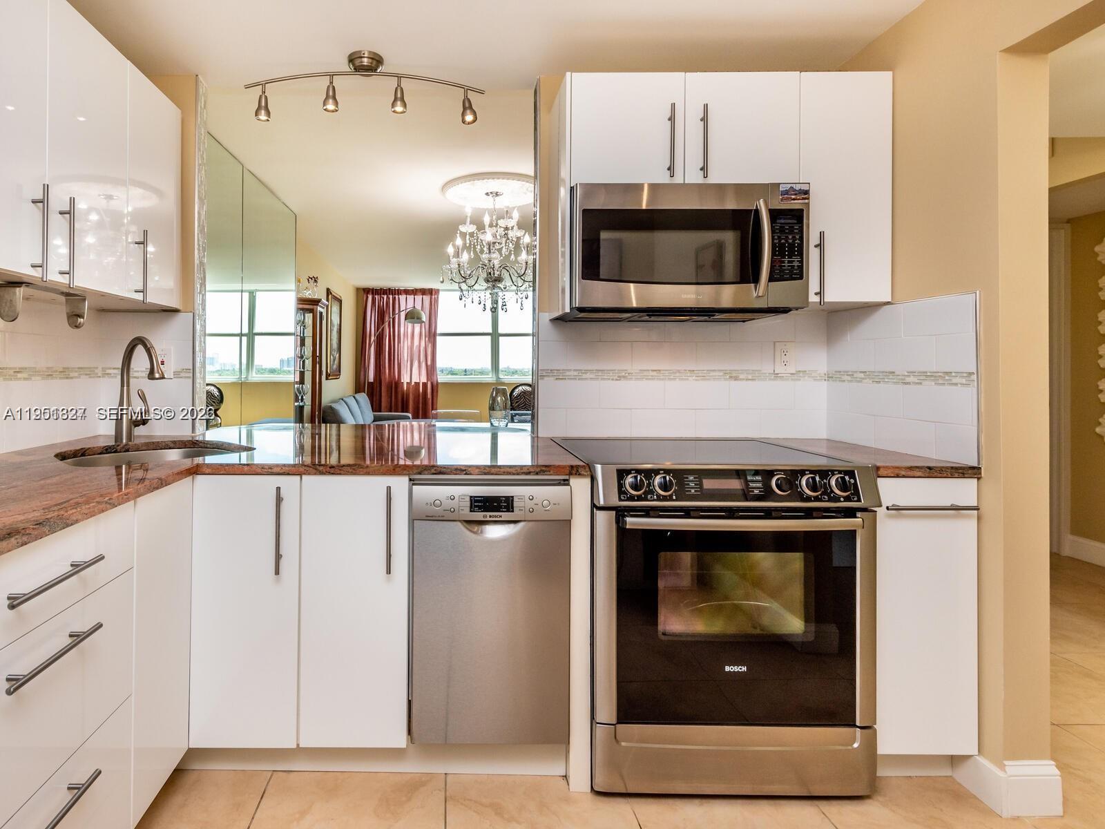 1410 S Ocean Dr # 905 — Photo 4