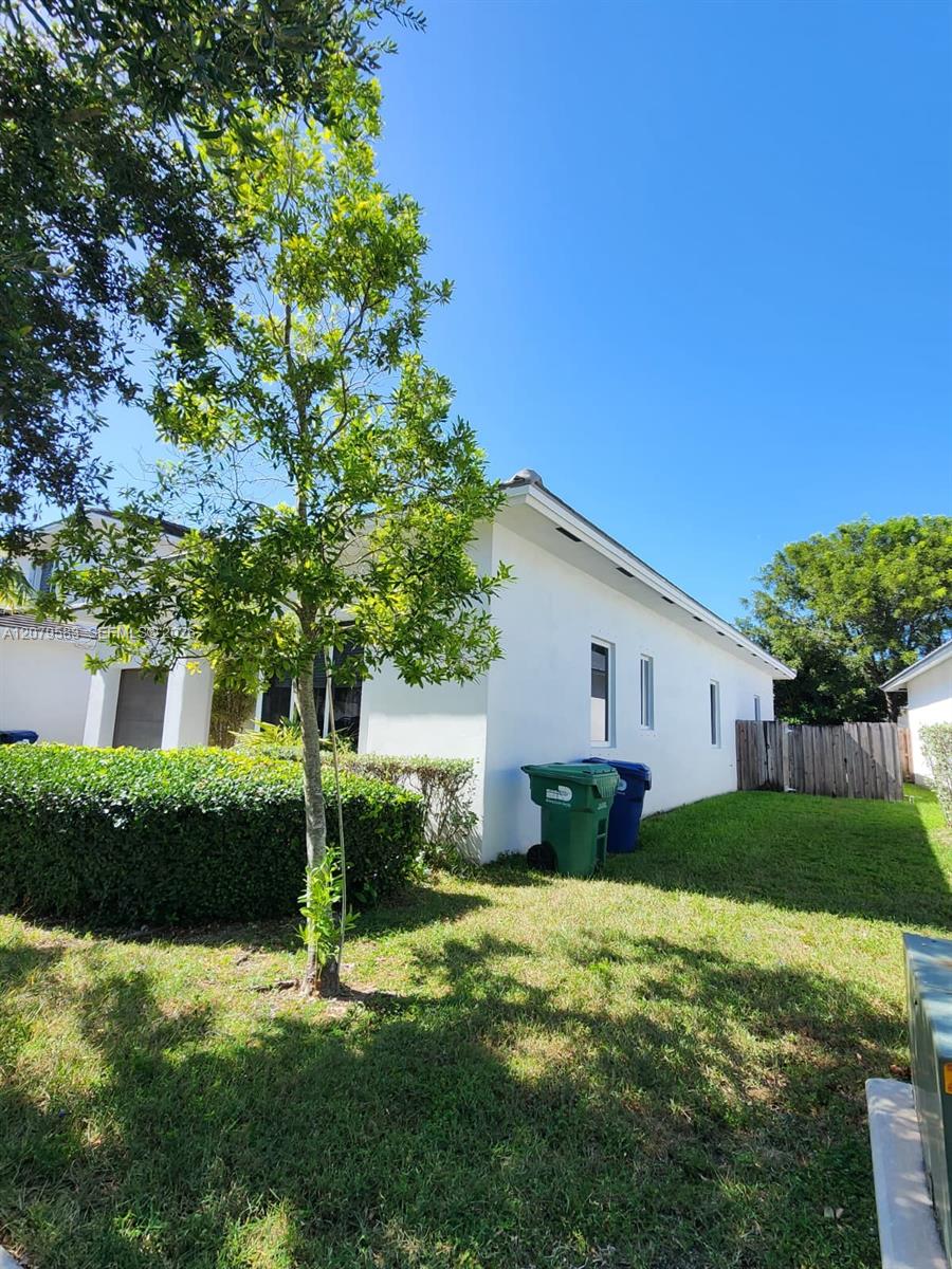 14919 SW 177th Ter # 14919 — Photo 2