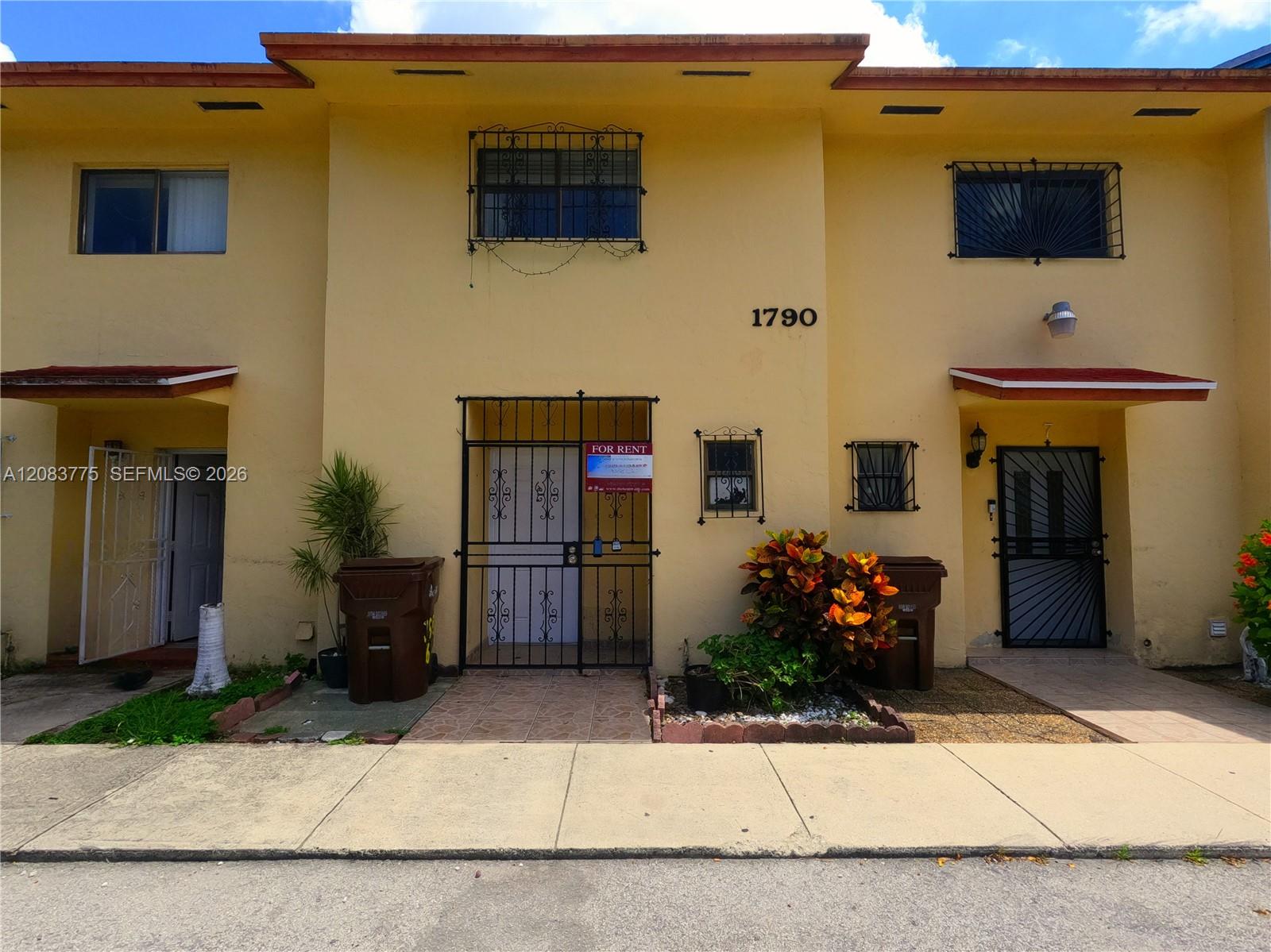 1790 W 58th St # 6 — Photo 2