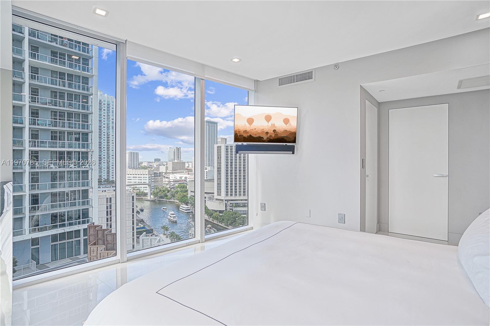 475 Brickell Ave # 1913, Miami FL 33131